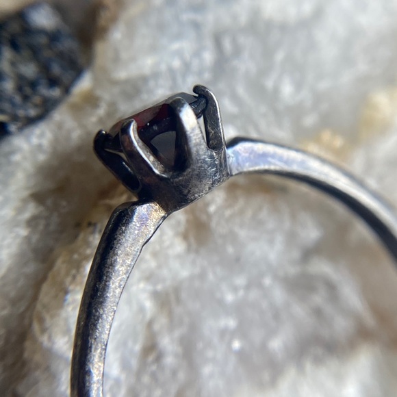 Vintage Sterling Red Gemstone Ring - Picture 7 of 11